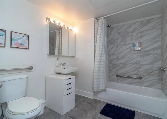 Perfect For Couple South Loop Near Mccormick, Aquarium & Michigan *